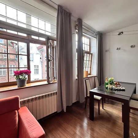 Maya's Flats & 65 - A Perfect 3 Flat In The Old Town Gdansk